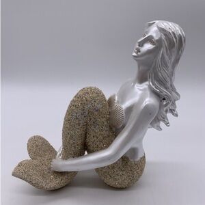 NWOT Elegant White and Gold Mermaid Sculpture